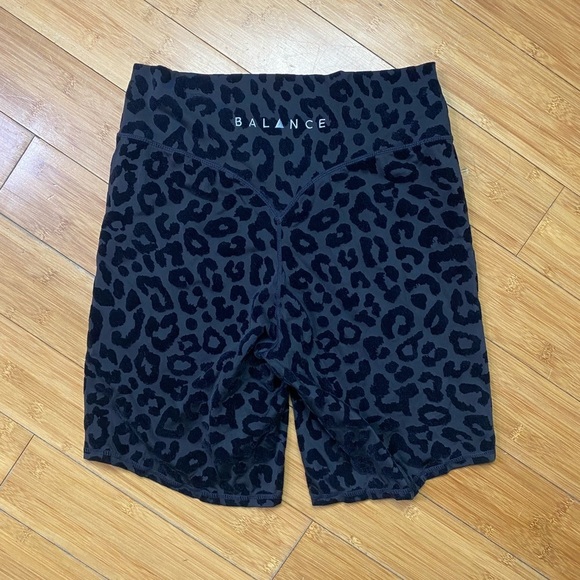 Balance Athletica Pants - Balance Athletica Lux Rider Shorts black velvet leopard pattern